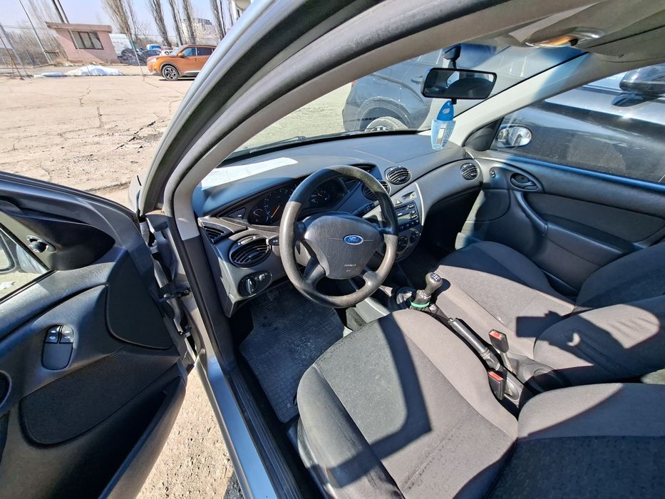 Dezmembrez Ford Focus 1 1.6B 2002 FYDD