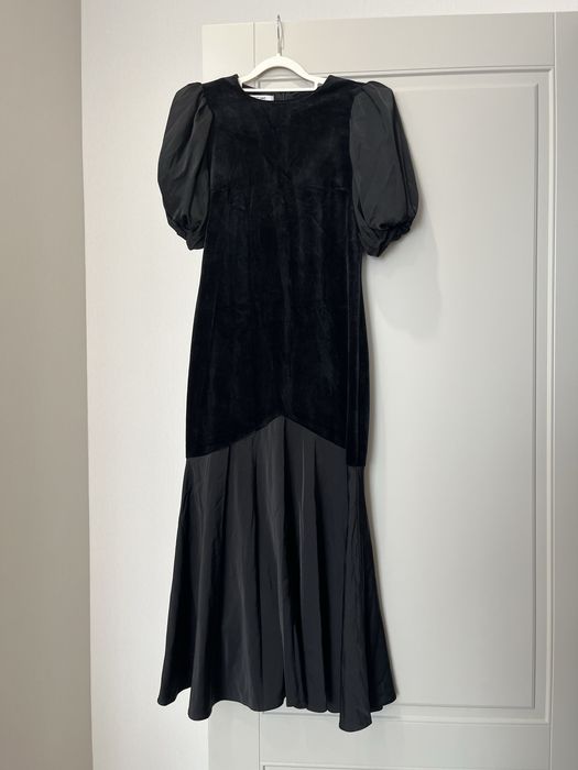 Черное платье размер М