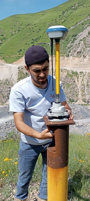 Bob kesilgan sargish qizlarning fotosuratlari