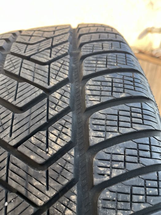Pirelli 255/40/21 dot  impecabile