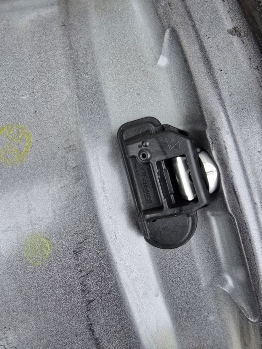 17цола оригинални джанти за MERCEDES С ДАТЧИЦИ.