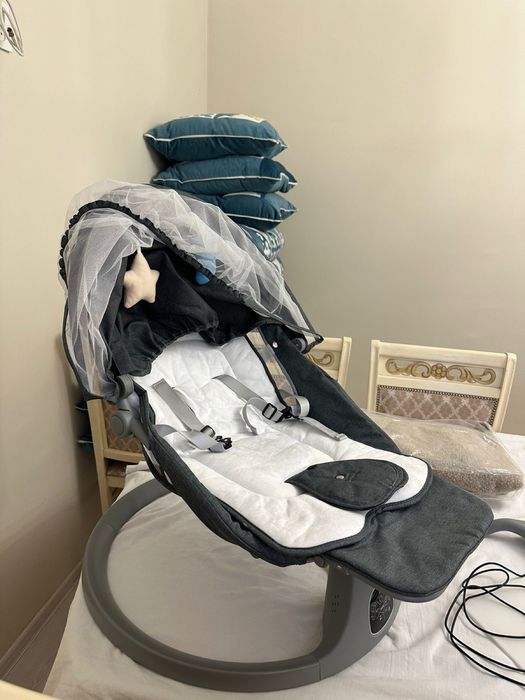 Продам шезлонг новый