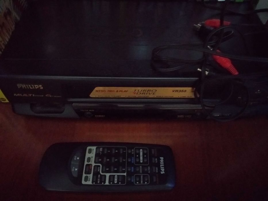 Philips видеомагнитофон, в отличном состоянии