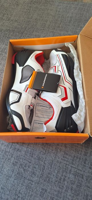 Pantofi sport pentru ciclism