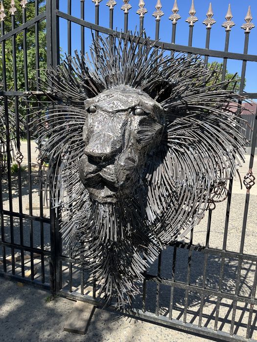 Sculptura otel realizata manual , Leu -Andrei Ghita