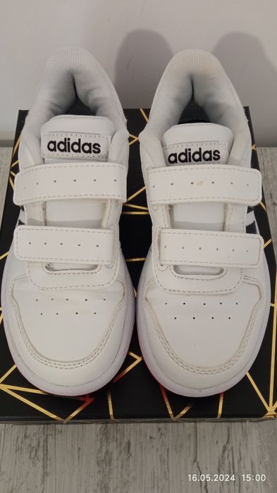 Спортни обувки Adidas