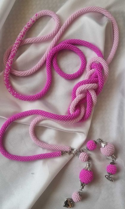 розов шнур лариат с висулки