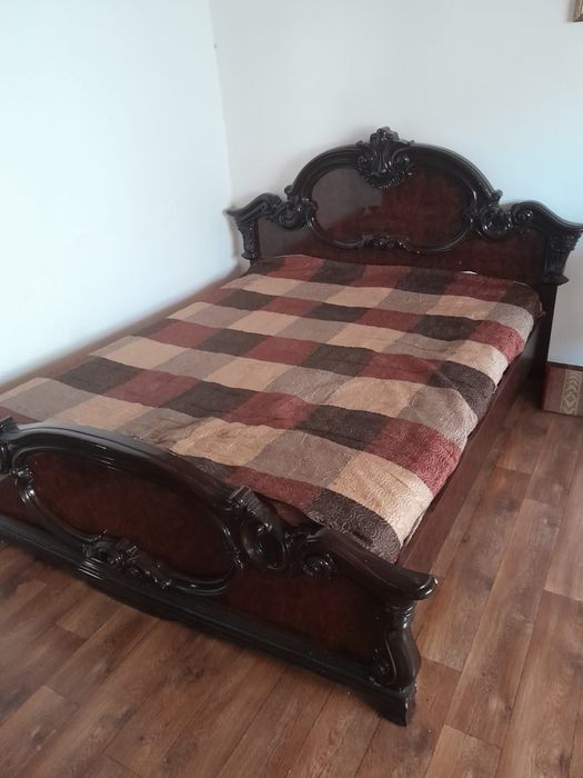 Продам спальный гарнитур