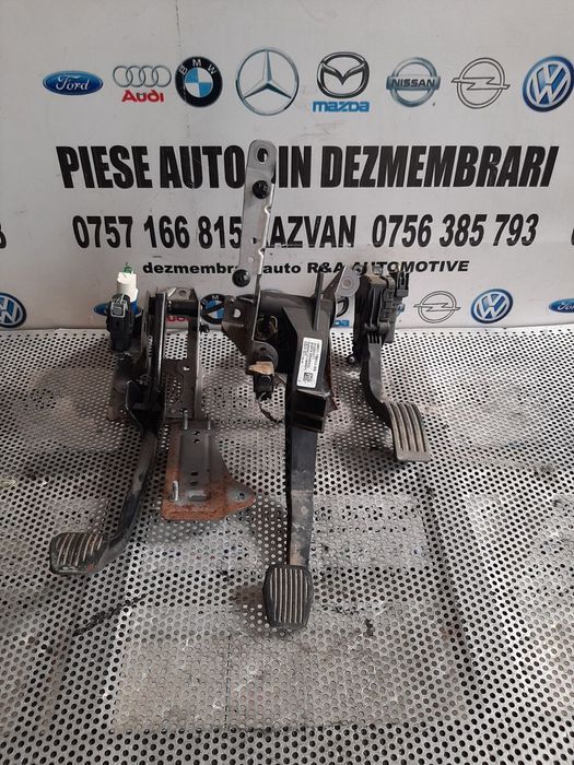Pod Pedalier Pedala Frana Acceleratie Ambreiaj Ford Focus 2 Facelift Volan Stanga 1.6 Tdci 90 Cai Euro 5 Motor GPDA Dezmembrez Ford Focus 2 Facelift 1