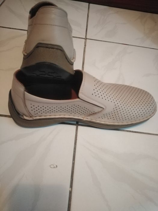 De vinzare pantofi de vara