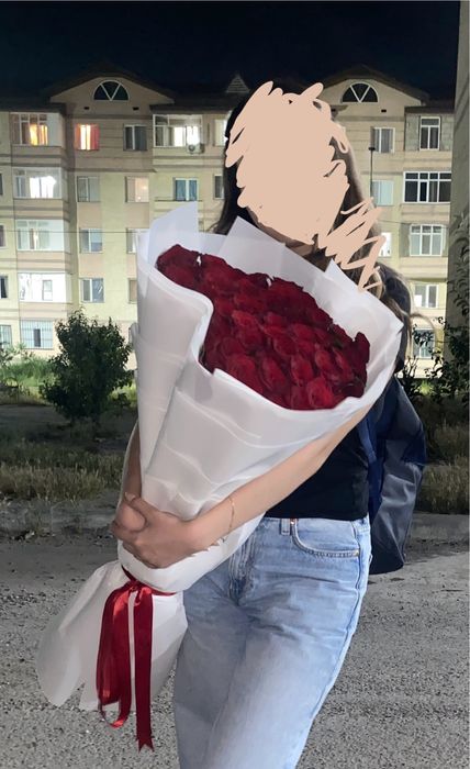 СВЕЖИЕ РОЗЫ 51 шт метровыее