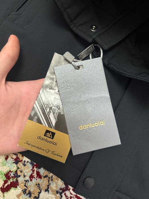 Продам куртку осень весна