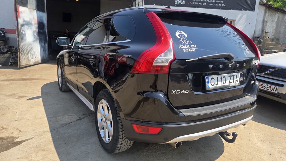 VOLVO XC60 0 — imagine 3