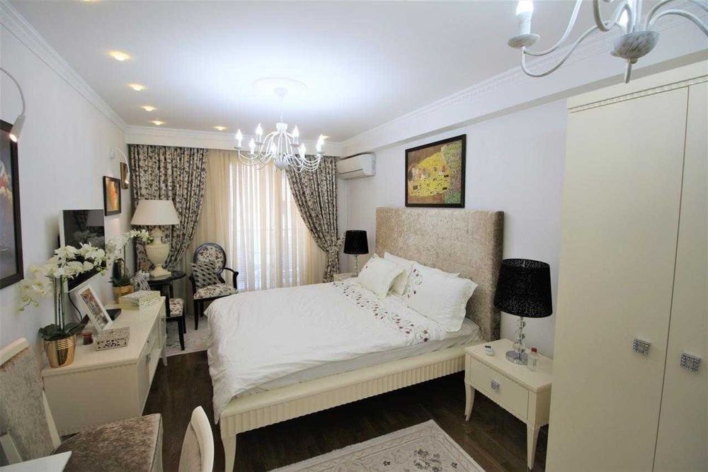 Дава се под наем Двустаен апартамент в Бургас, Център - 57 кв.м за 153 € - Снимка #2