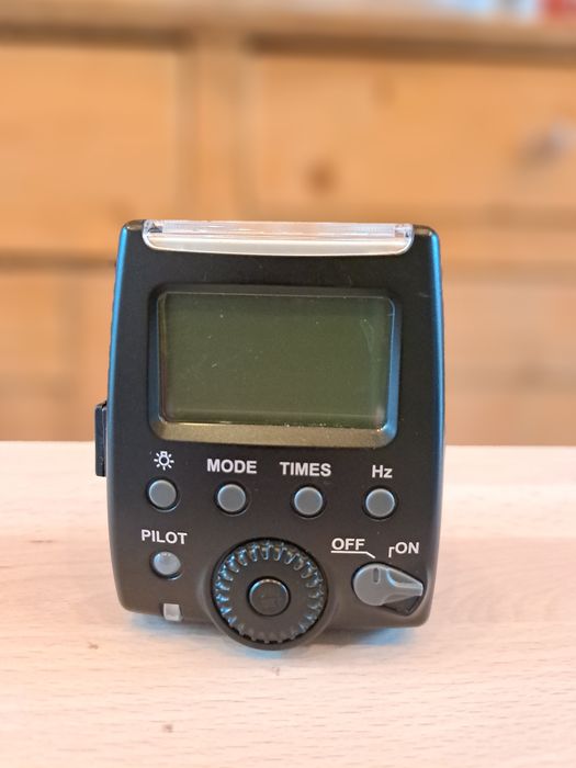 Blitz Meike MK300 Flash pentru Canon