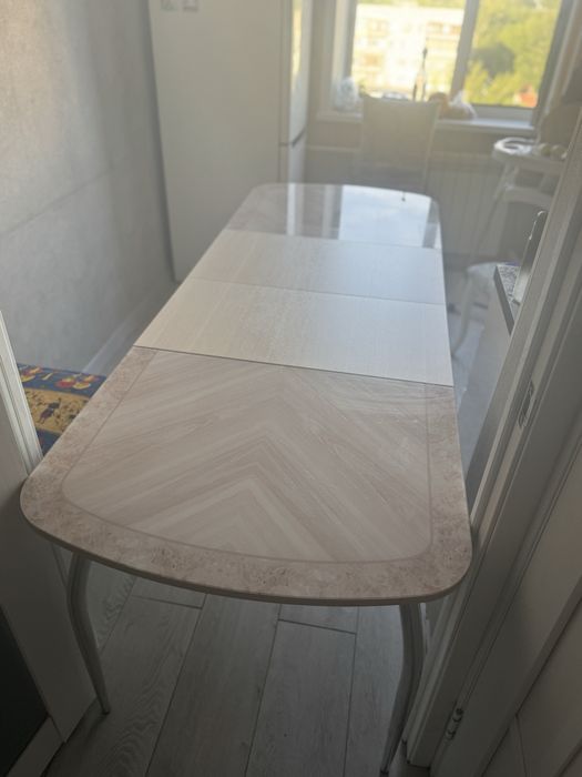 Продам кухонный стол