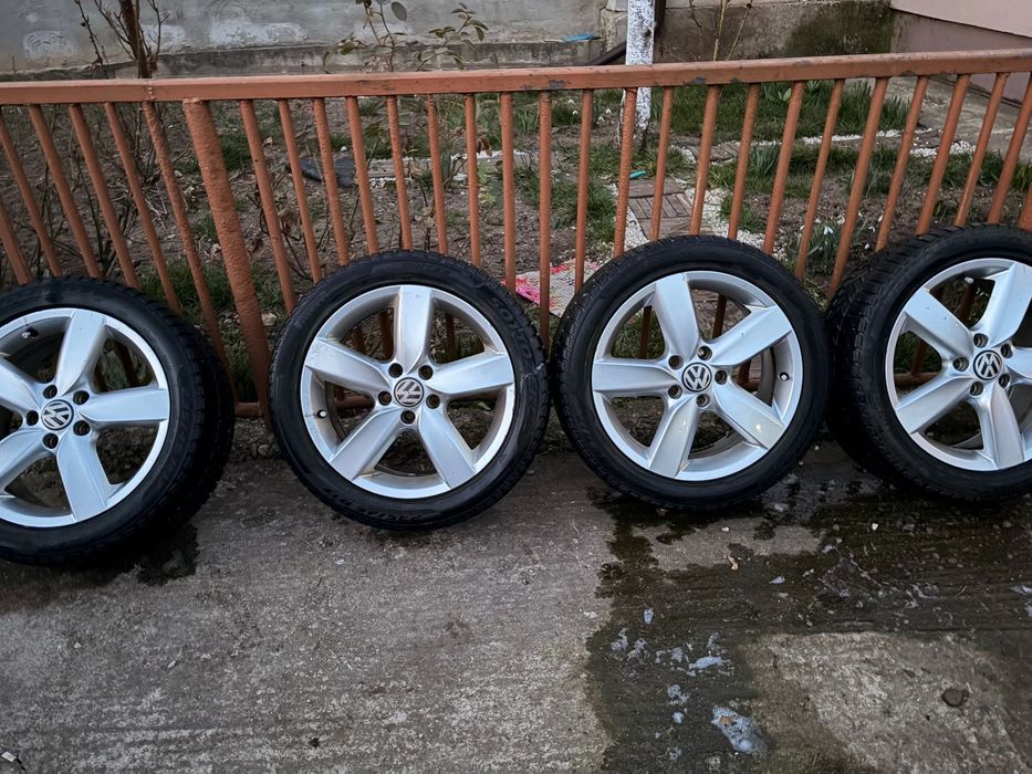 Jante Volkswagen R17 + anvelope iarnă Pirelli Sottozero 235/45 R17