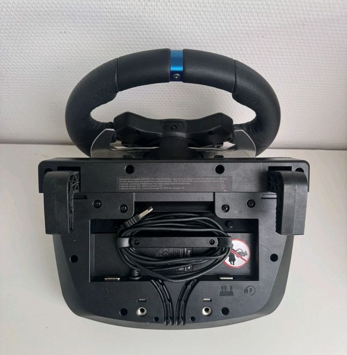 Logitech G29 в отлично състояние + оригинална кутия