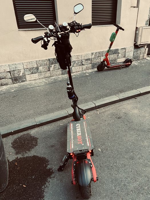 Trotineta electrica SPEEDXMAN Cyberbot GOLF, Viteza 65 Km/h, Autonomie 70Km, Motor 2 x 1000W, Frane hidraulice, baterie 52V/23Ah