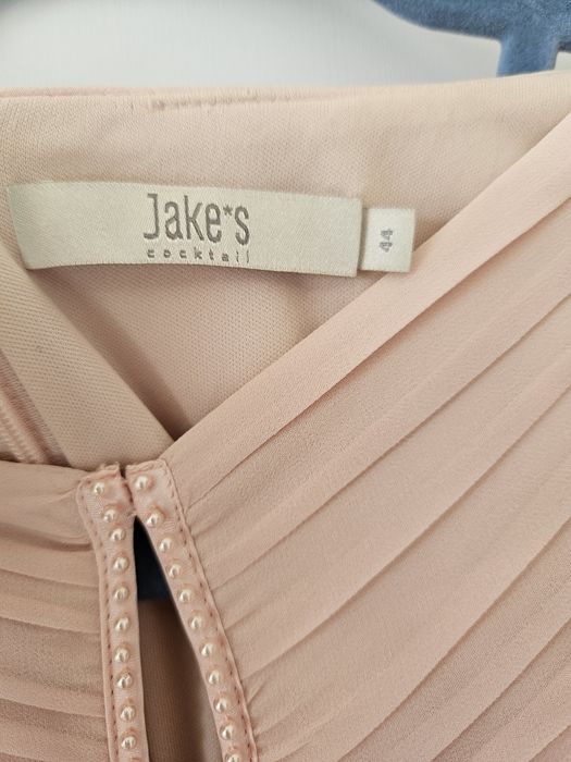 Разкошна дълга рокля