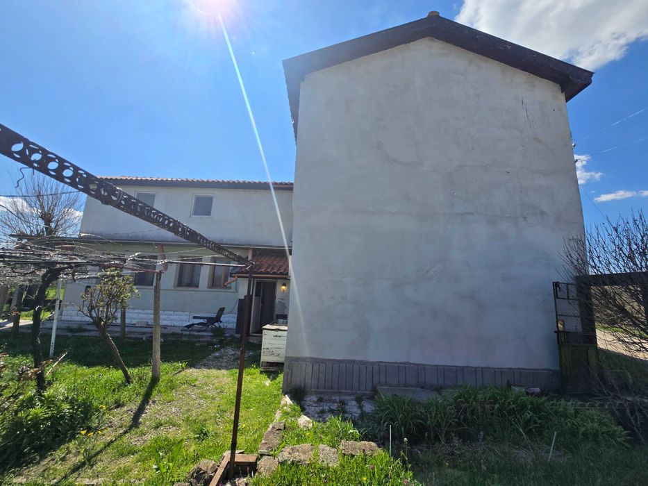 Продава се Къща в с. Златна нива, Област Шумен - 154 кв.м за 475 €/кв.м - Снимка #3