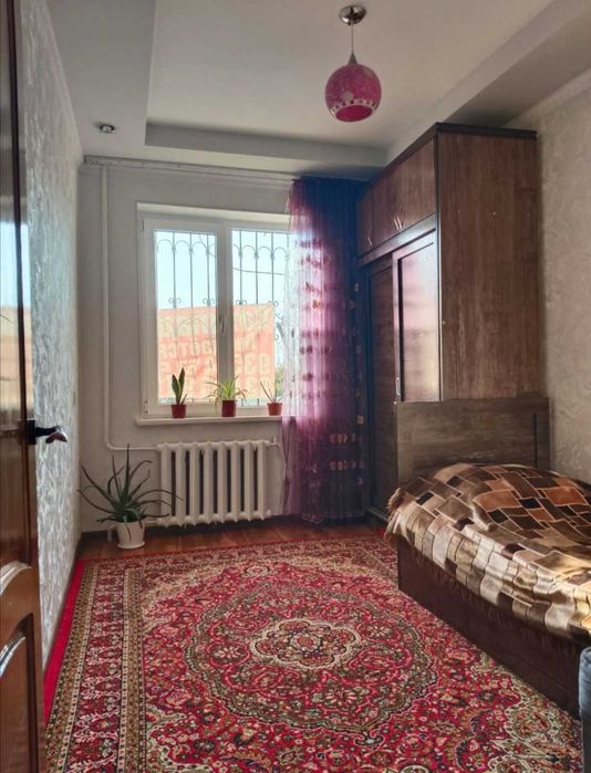 Бадамзар, 3/3/4 Продаётся Кирпичный квартира не торец 70м2, 2\6 Балкон