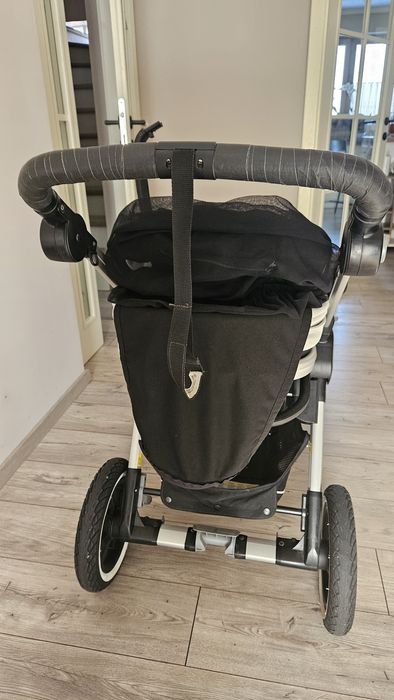 Vând cărucior Emmaljunga NXT90, 2 în 1 (landou + parte sport)