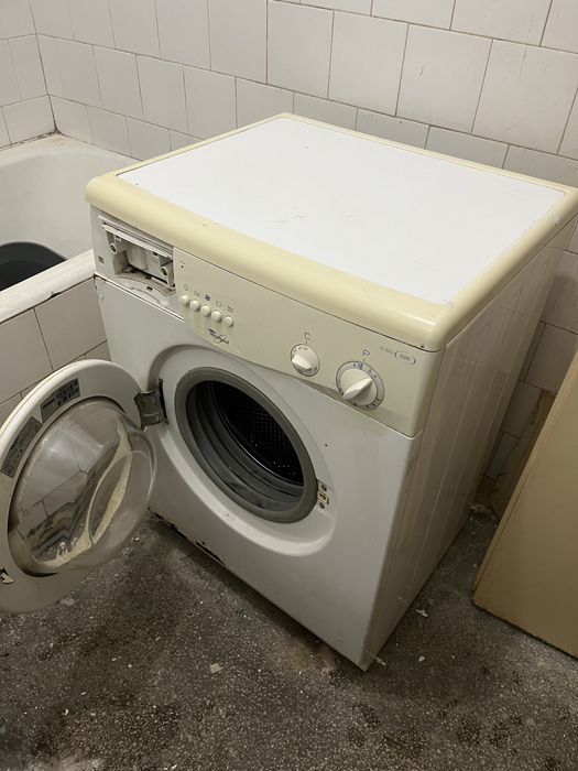 Masina de spalat Daewoo si Whilpool + aragaz