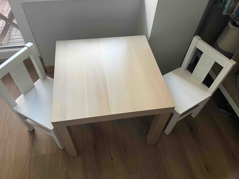 Детска маса и столове