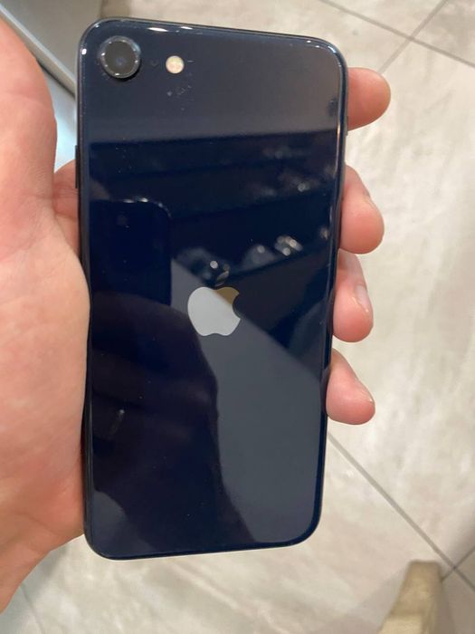 iPhone se3 64гб 2022