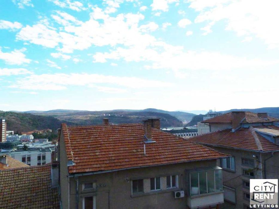 103041 Oбзаведен апартамент с една спалня в центъра на В. Търново