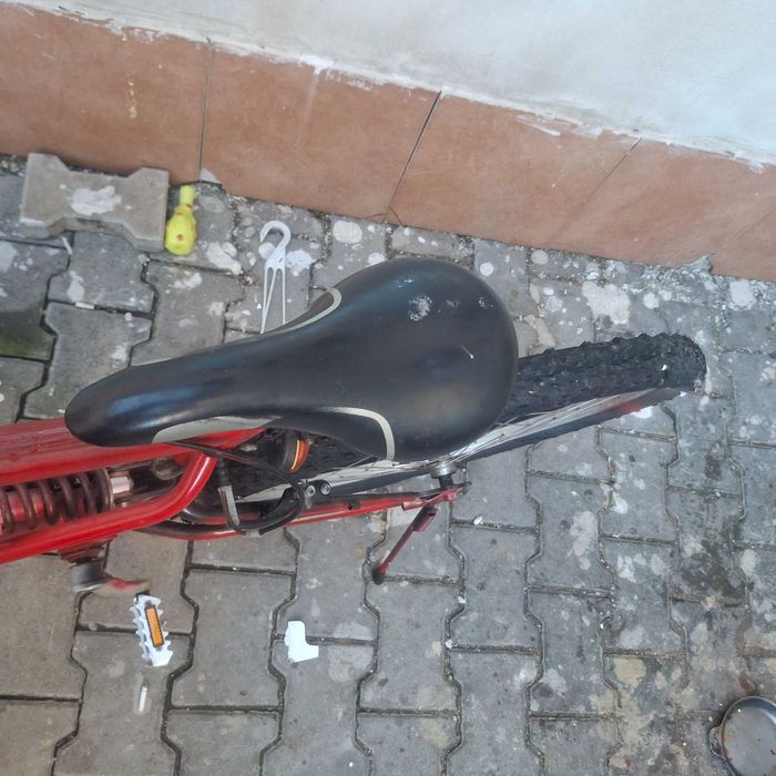 Vănd bicicleta în stare bună