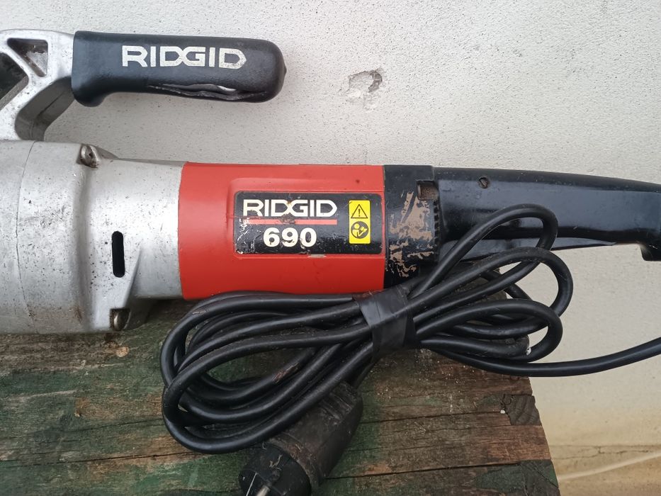 Clupa filetat / filiera ridgid 690 + bac 1 1/4