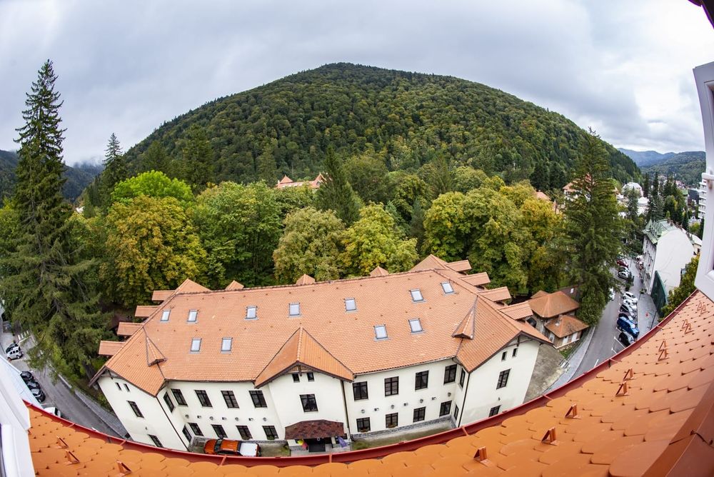 Cazez/Închiriez Apartament ,Ultracentral (Parc Ghica)