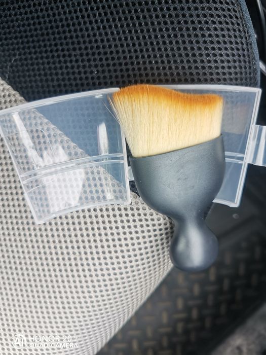 Четка за интериорно почистване