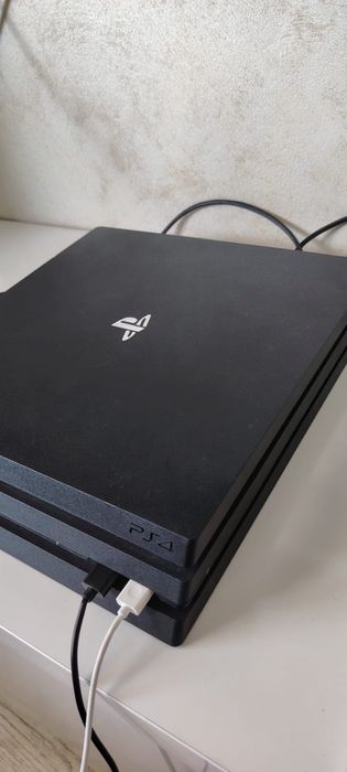 Consola Sony PS4 Pro CUH-7216B GTV