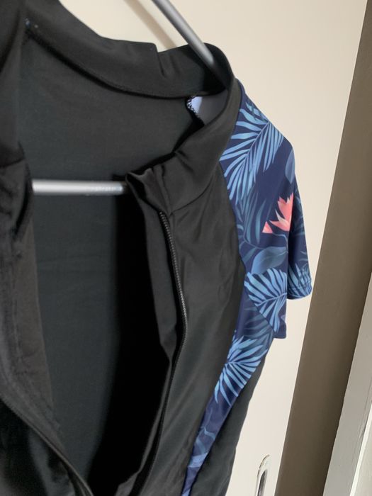 Спортивный купальник в бассейн