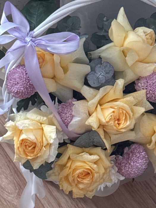 Цветы в корзиночке продам срочно