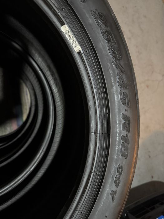 Kомплект чисто нови гуми Pirelli P Zero 255/45/18