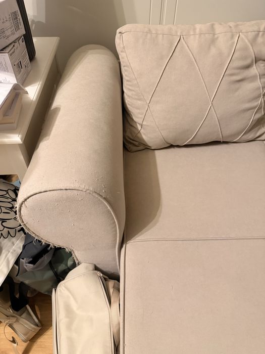 Canapea Mobexpert Extensibilă (150x270) BUCURESTI  folosita 1 an – Cu „design” felin inclus