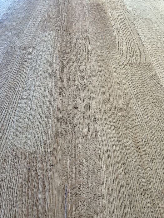 Masa din lemn masiv de stejar