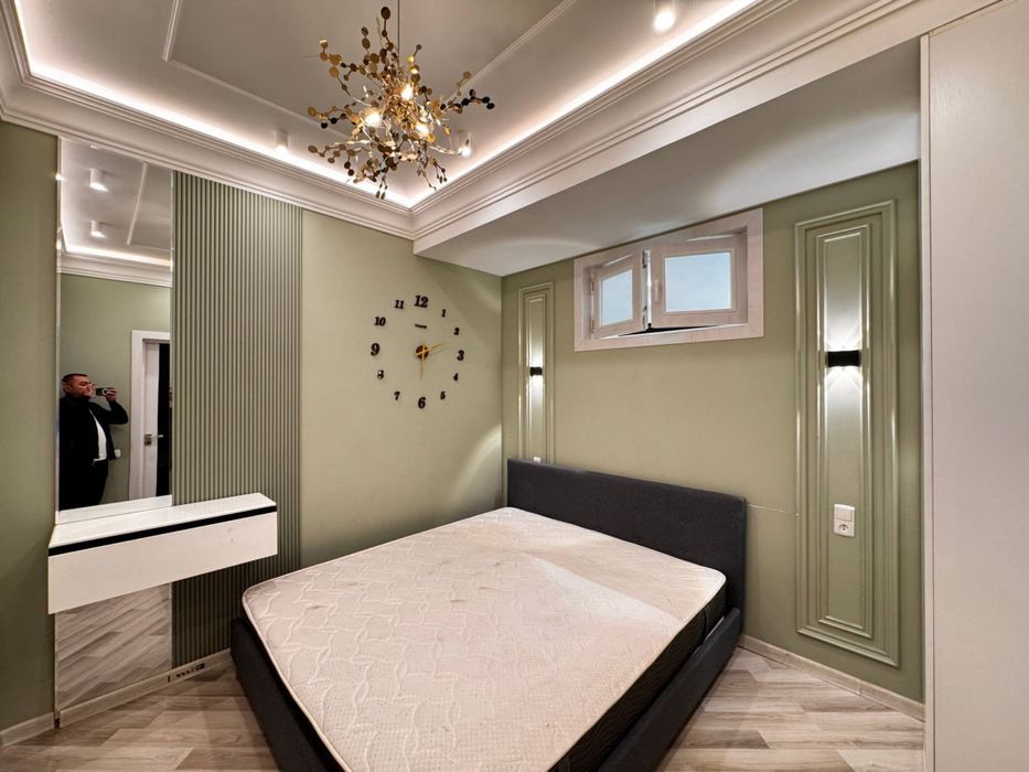 2 xonali kvartira sotiladi. 1 - qavatda. Vokzal Qizil domda