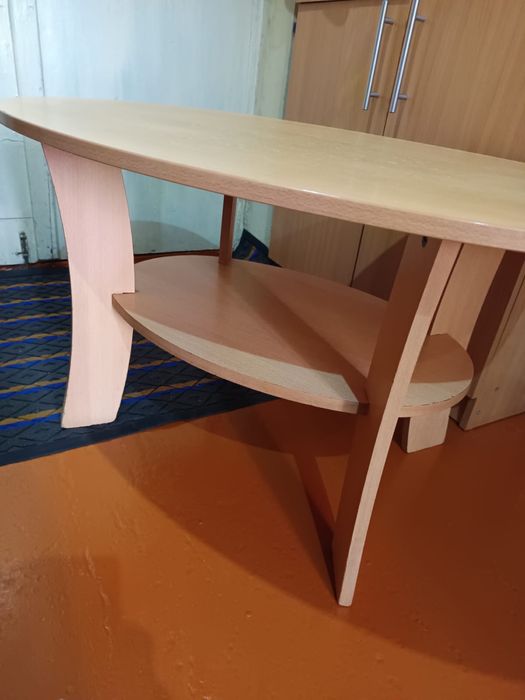 Продам журнальный столик.