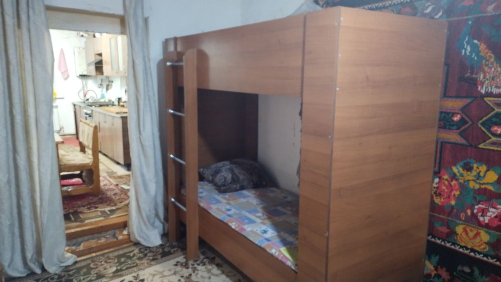 Двух ярусная детская кроватка