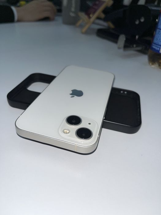 Продам айфон 13