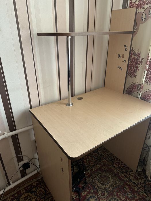 Продам стол срочно