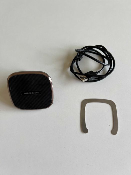 Поставка/зарядно за телефон за кола