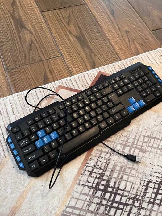 Vând laptop Lenovo + set complet de accesorii