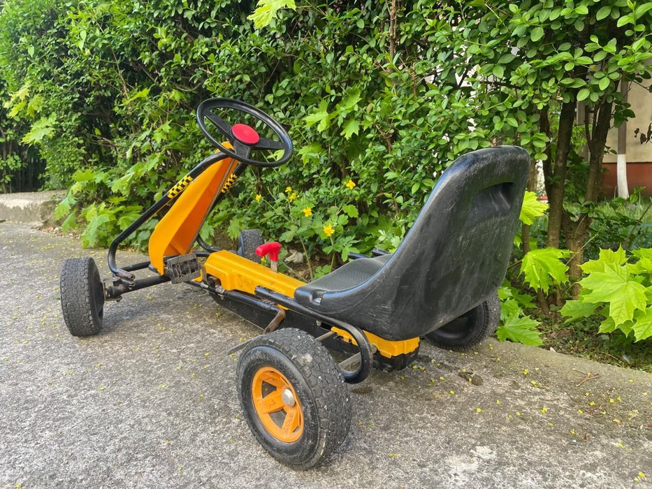 Cand kart cu pedale pentru copii