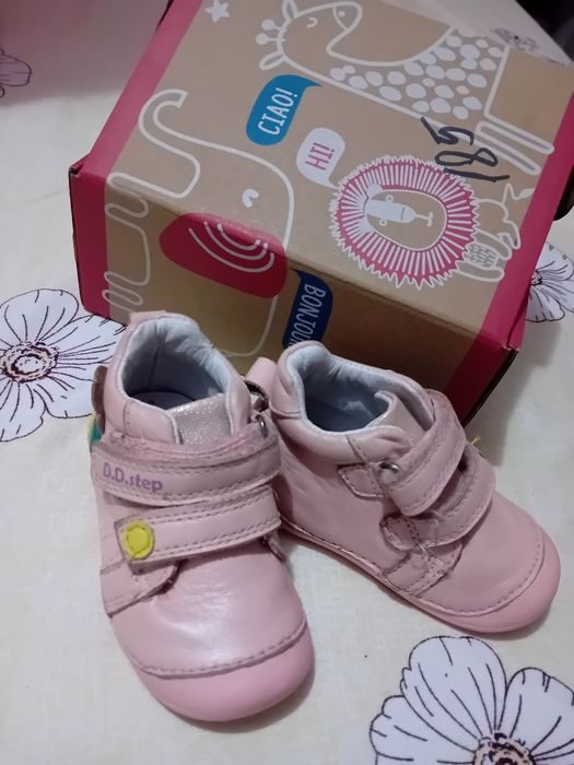 Vând papuci DD sept fetițe